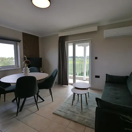 Aithra - Europa Apartman *